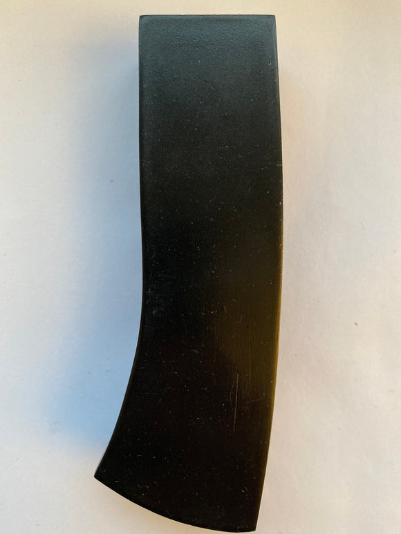123 x (front end : 31,5 x 21) x (back end: 41,5 x 22) mm